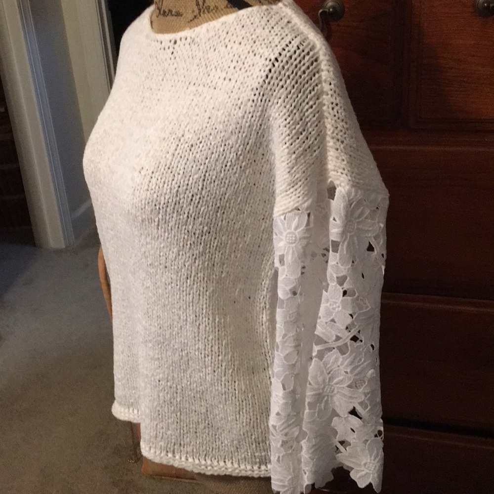 Chico’s White Sweater Size 0- Size Small - Picture 2 of 4